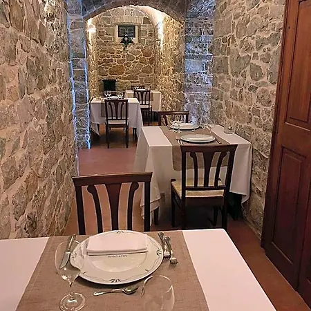 Labor Hotel
